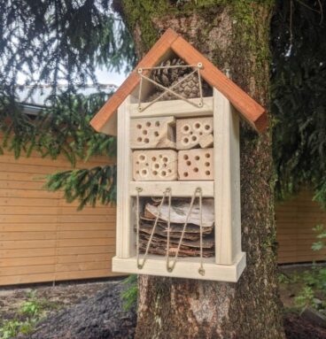 Hmyzí hotel – domek pro prospěšný hmyz I.